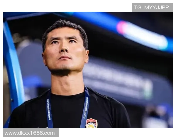 中国足球明星低调生活的背后故事与成就揭秘